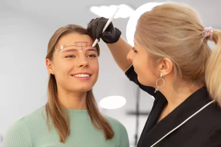 difference between brow lamination and microblading